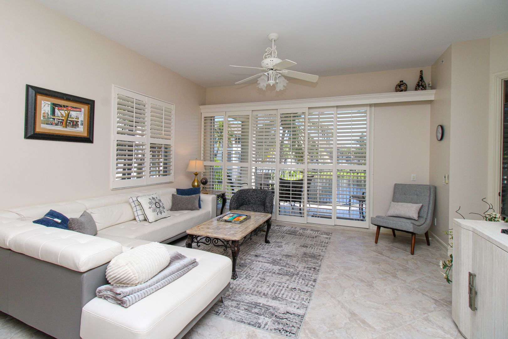 Naples House: 825 Bentwater Circle #101