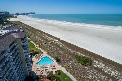 Only steps from the pool & the beach!!! MARCO ISLAND TWO BEDROOM ** – photo 1