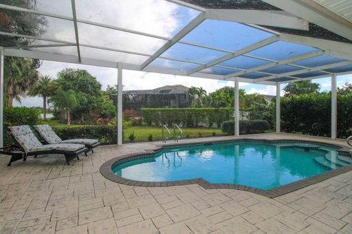 700 Lambton Lane, Naples, FL 34104