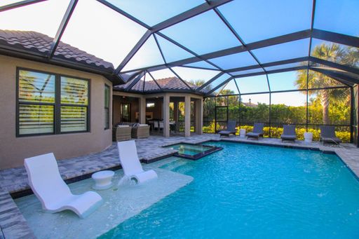 ** STUNNING 3-Bedroom + Den, 3-Bathroom Heated Pool & Spa Home with Golf Transfer to Esplanade Golf & Country Club ** SEASONAL ** – photo 1
