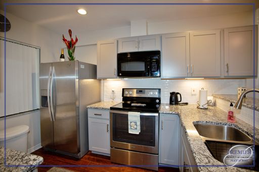 **FULLY FURNISHED SEASONAL RENTAL**BONITA SPRINGS**GATED COMMUNITY** – photo 1