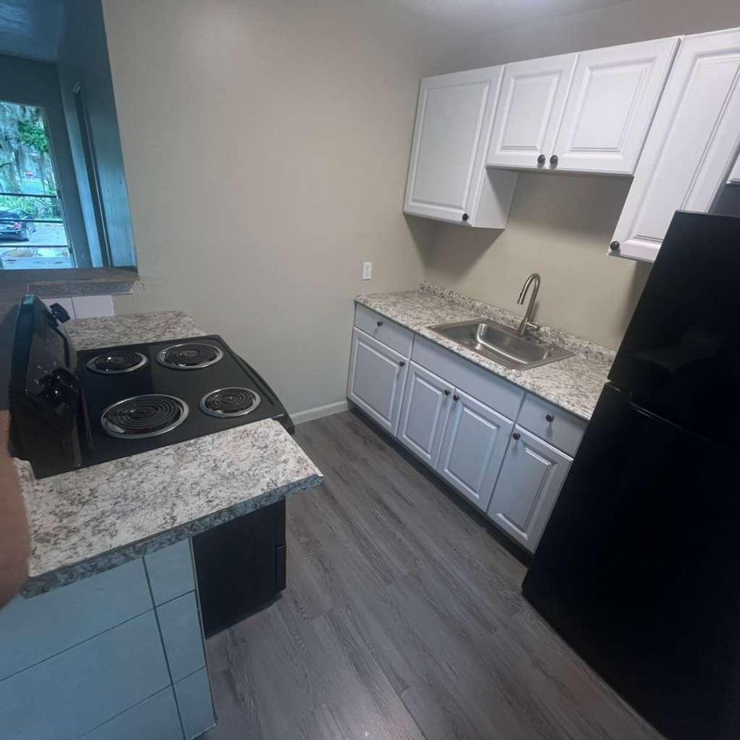 Fort Myers Apartment: 3619 Seminole Avenue