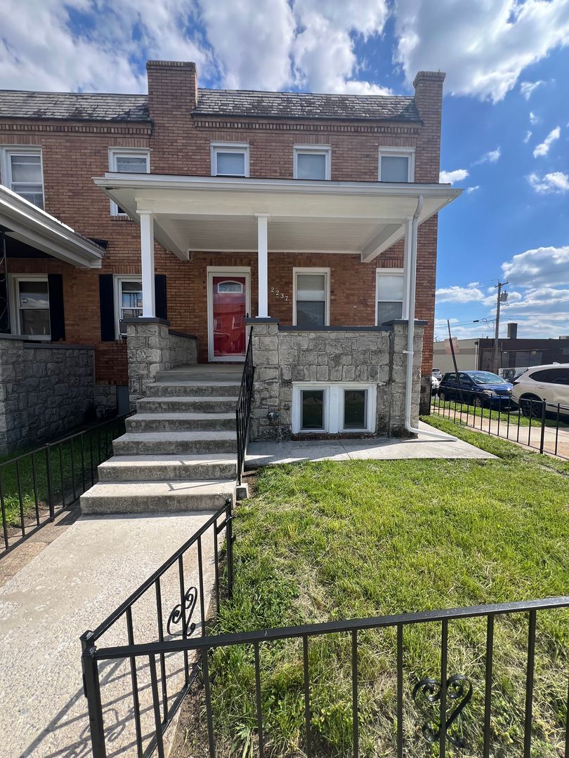 Baltimore House: 2237 W. Saratoga Street