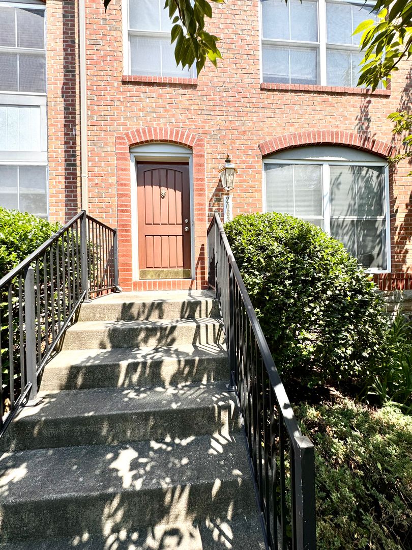 Baltimore House: 2062 Clipper Park Road