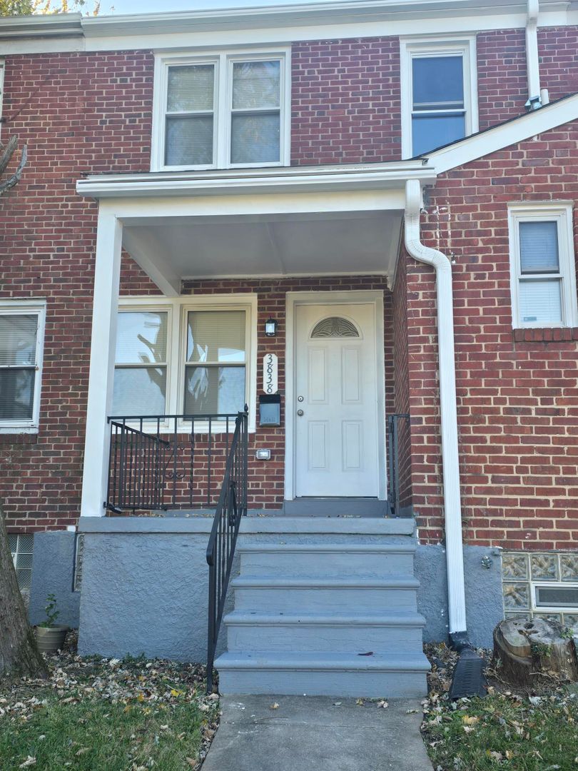 Baltimore House: 3838 Greenspring Avenue