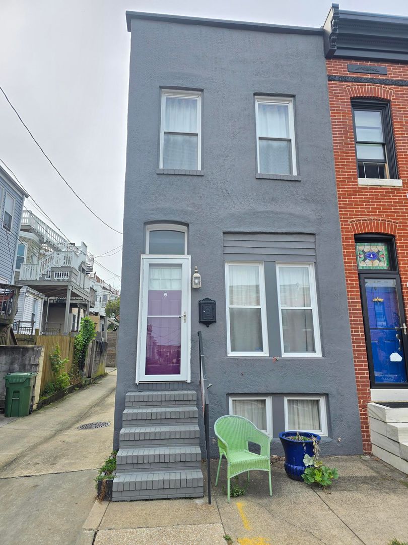 Beautiful 2 Bedroom 1.5 Bathrooms Patterson Park