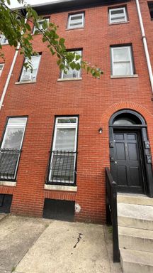 West Baltimore 2 Bedroom 1 Bathroom Apartment – photo 1