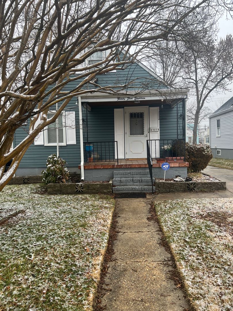 Parkville House: 2518 Linwood Road