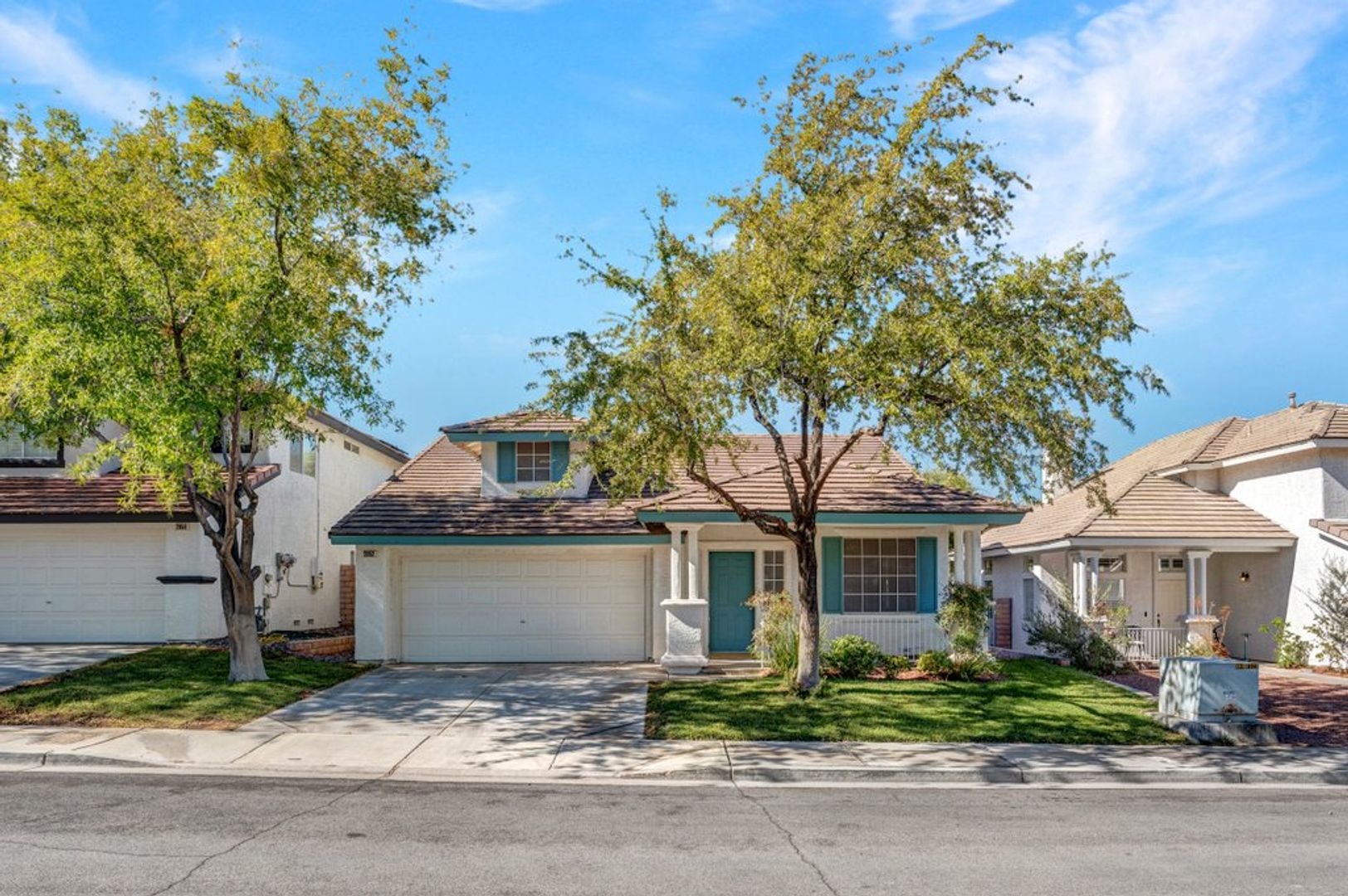 Henderson House: 2052 Smoketree Village Circle