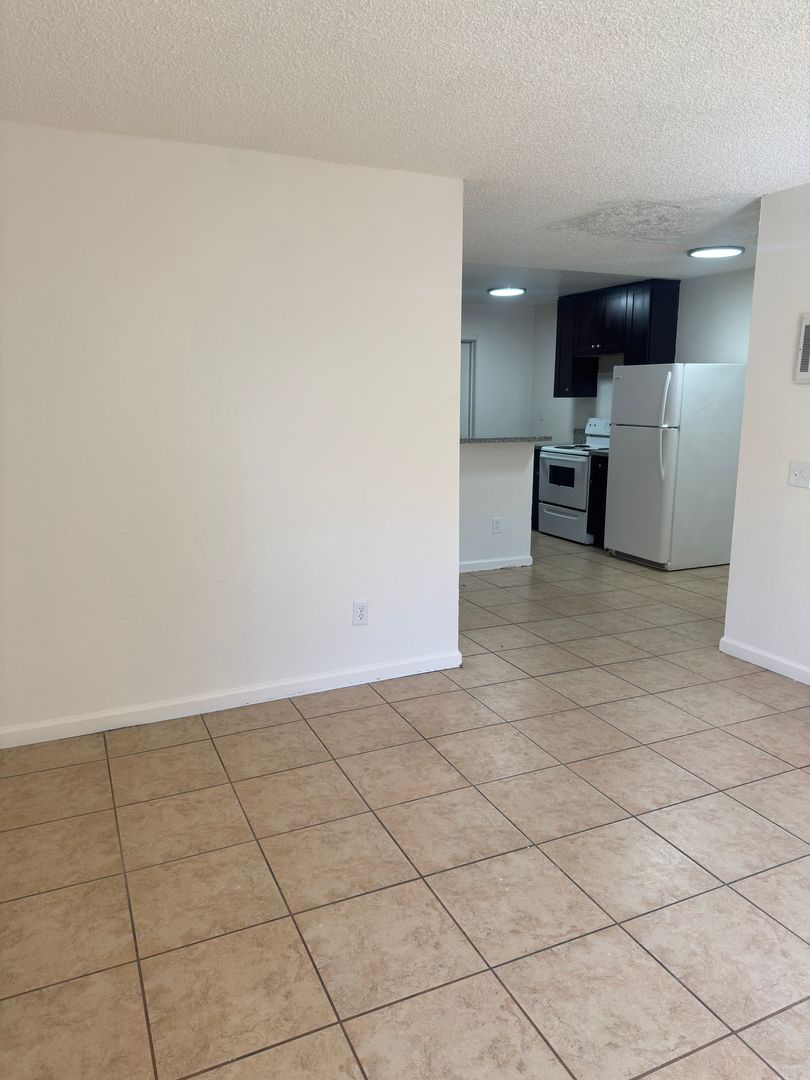 San Diego Apartment: 4327 50th St.