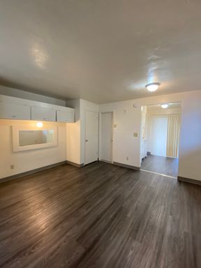 Studio 1 Bath Apartment at 780 W 6th Alley Ave, Unit 8, Eugene, OR – photo 1