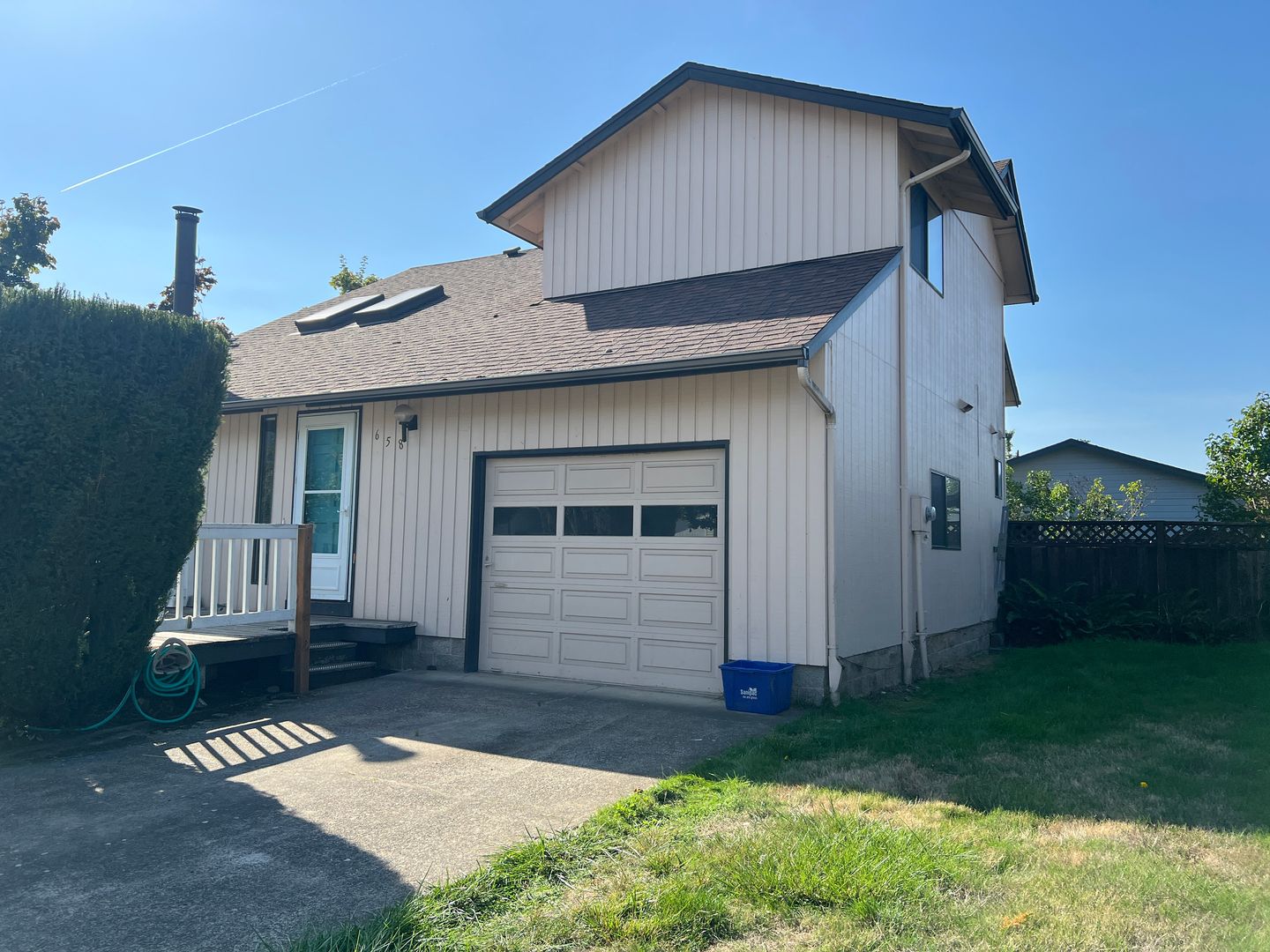 Springfield Apartment: 6848 "E" Court