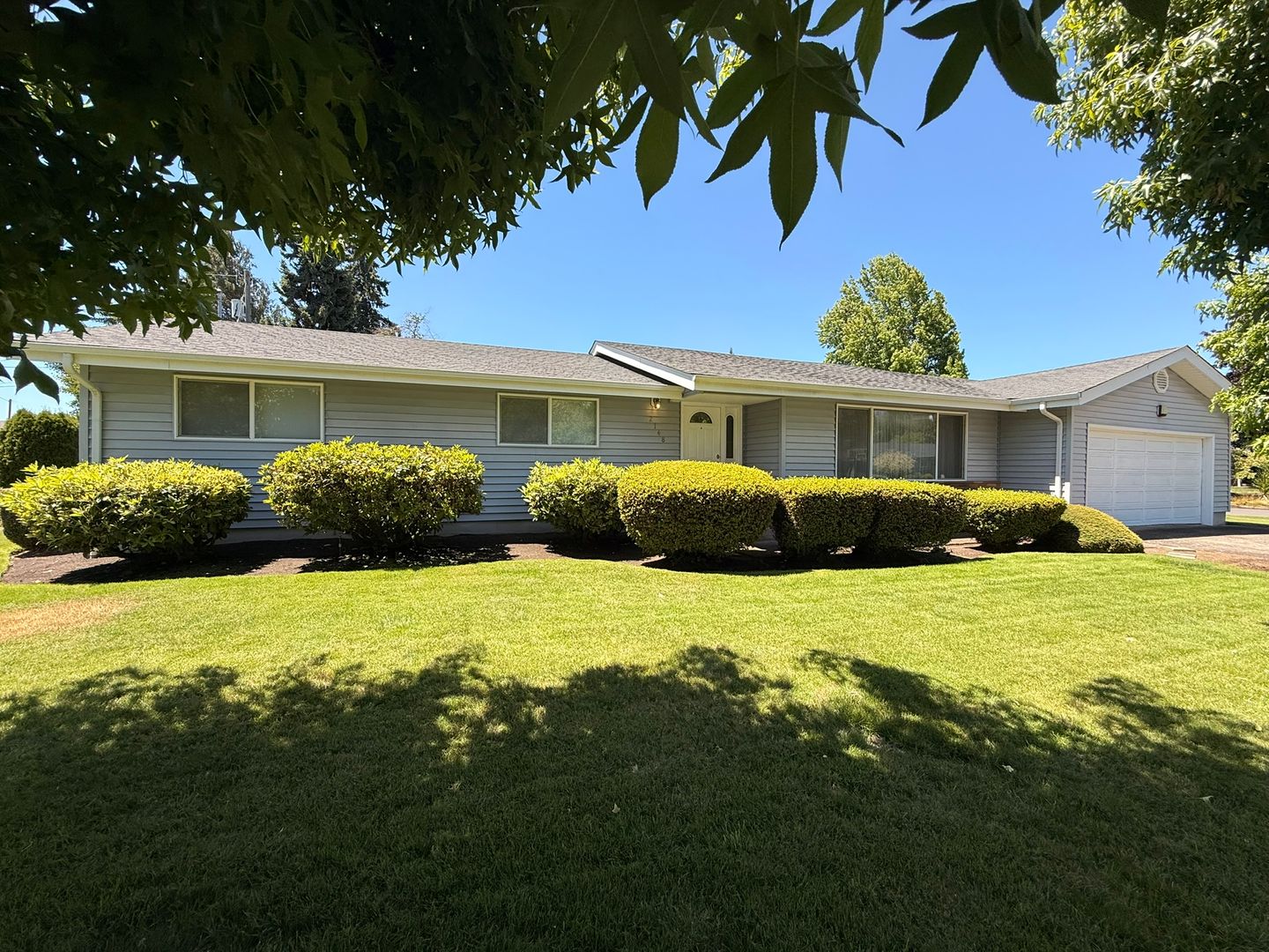 Eugene House: 2148 Grove St