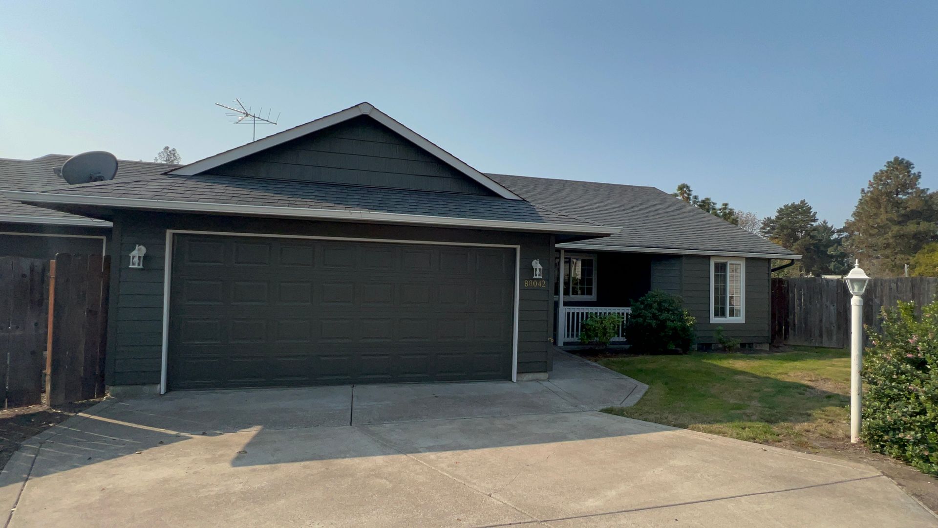 Veneta House: 88042 Pine Street