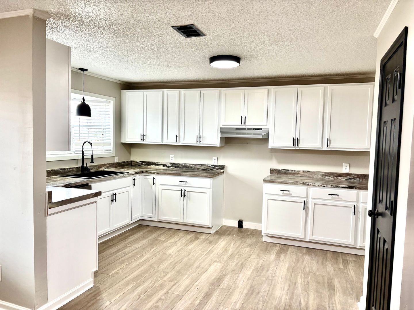 Jonesboro House: 5313 Johnwood