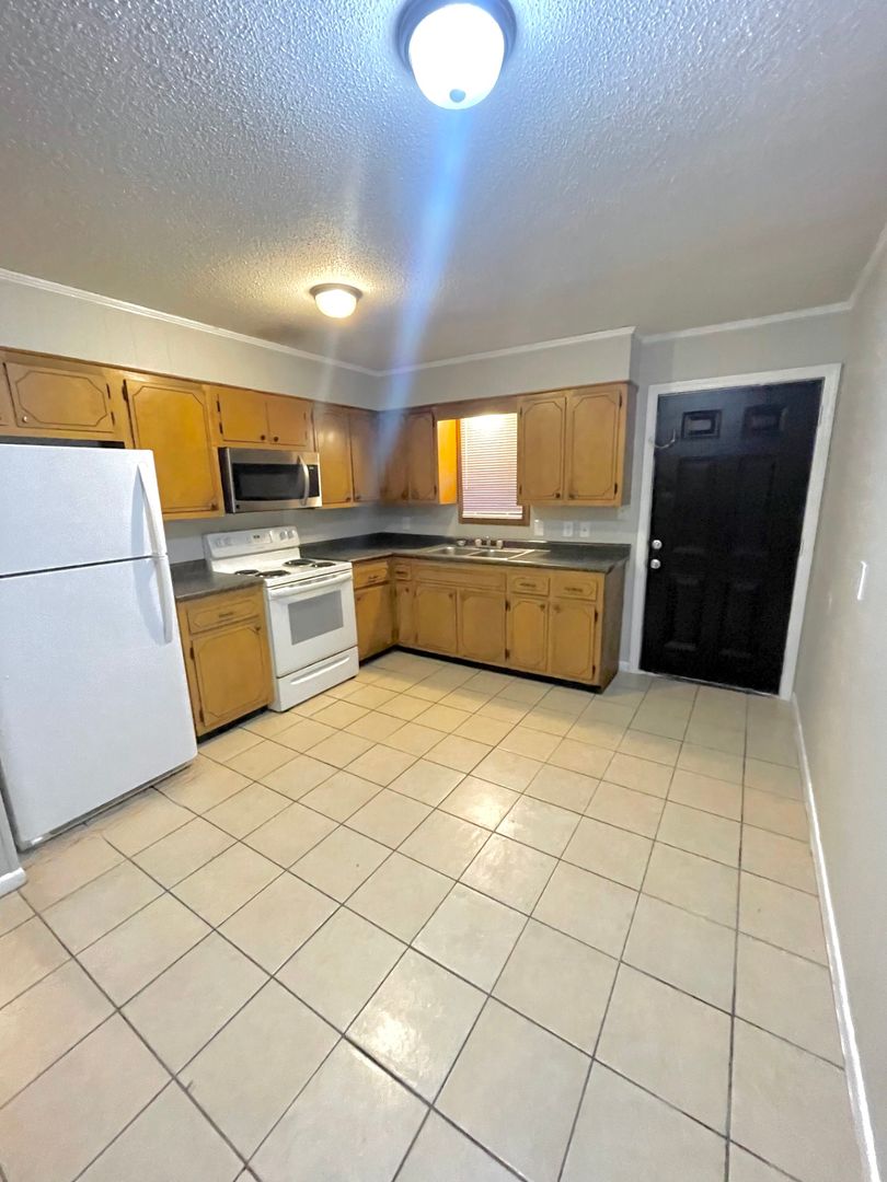 Paragould Apartment: 201 E Baldwin