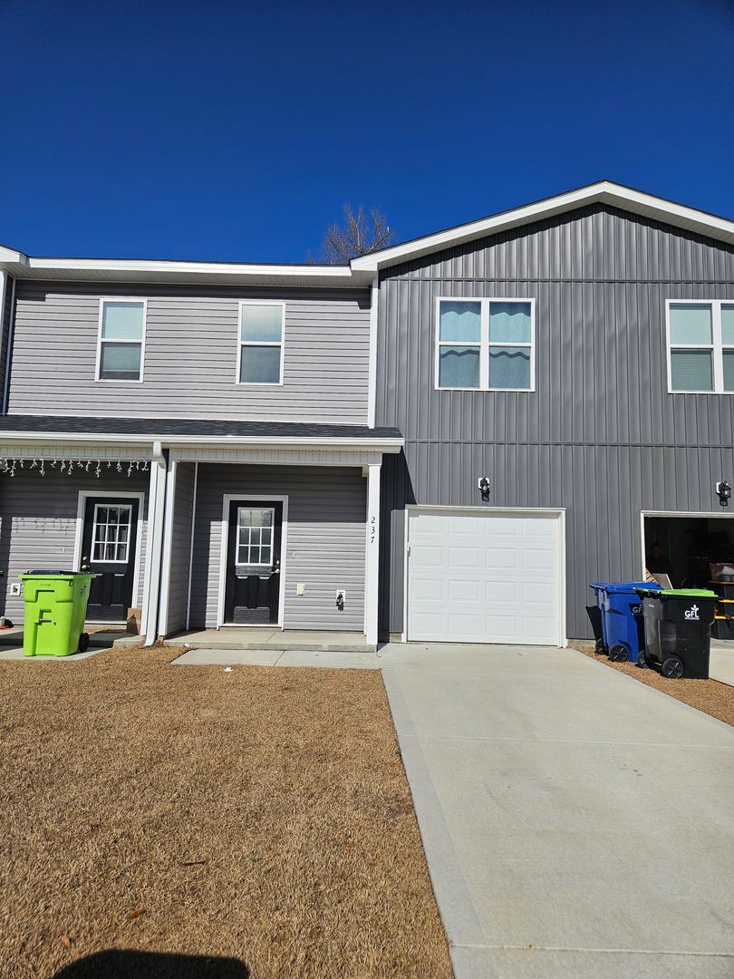 Richlands House: 237  Winstead Loop ,  Richlands, NC 28574