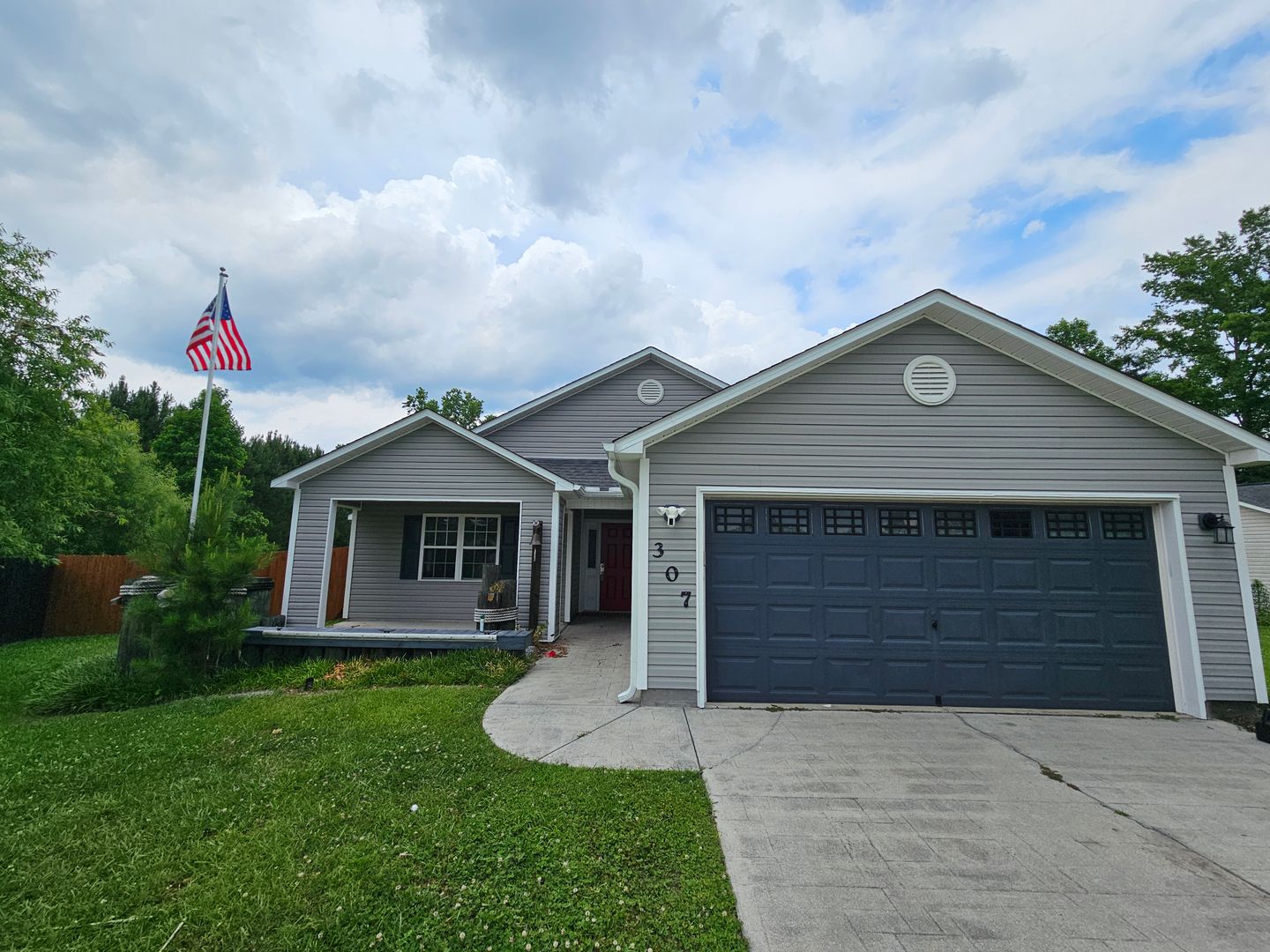 Chinquapin House: 307  Big Tree Lane
