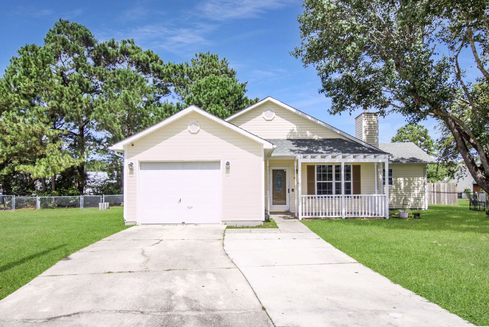 Jacksonville House: 404 Chaps Court