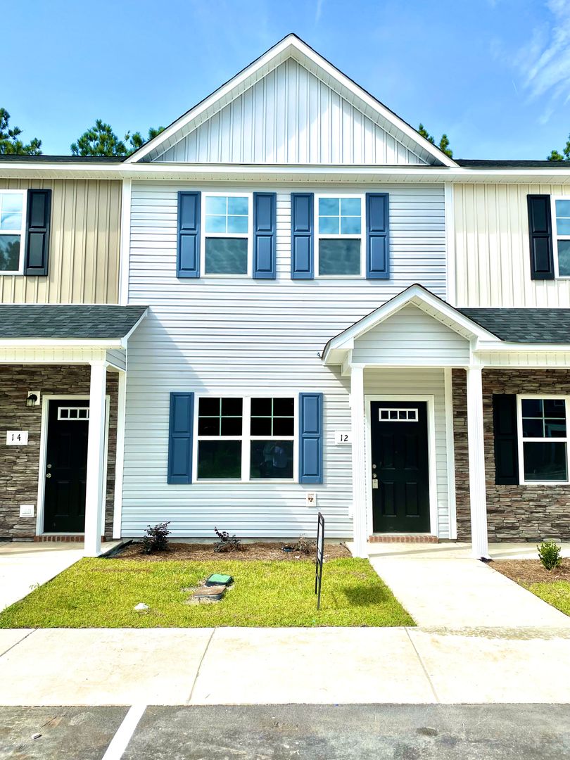 Jacksonville House: 12 Jaydn Drive W