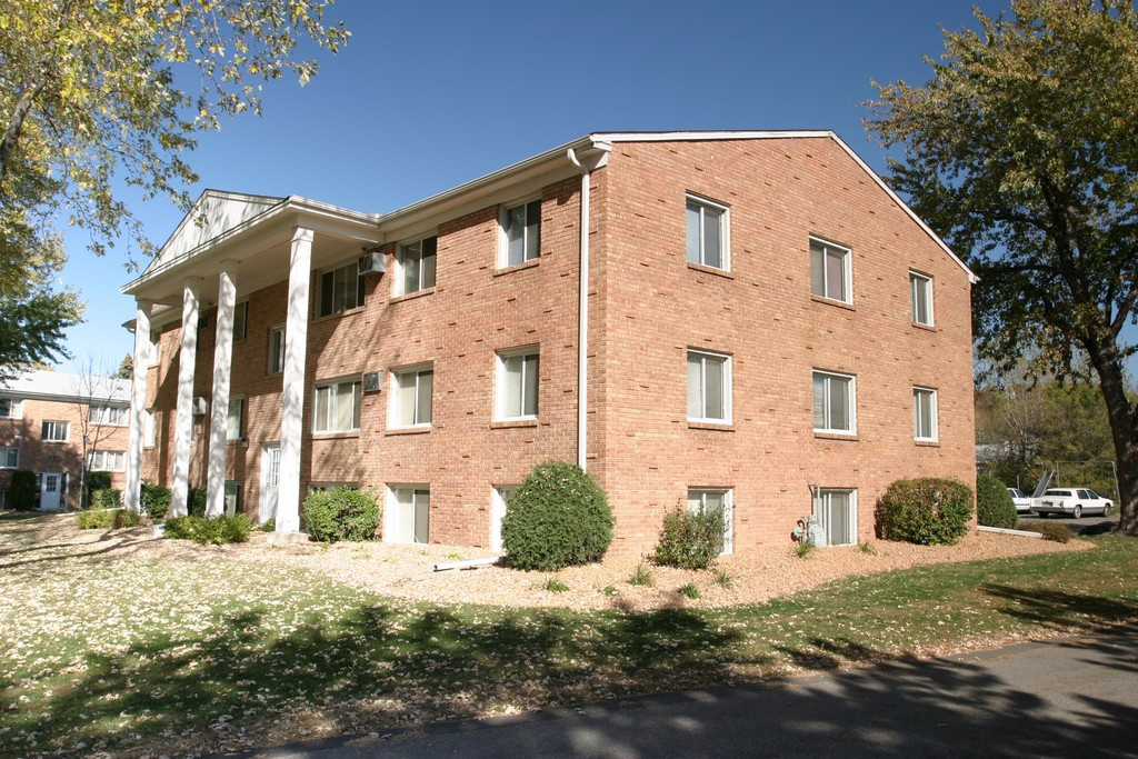 Burnsville Apartment: 13701/13709/13725/13733/103 Wentworth Ave