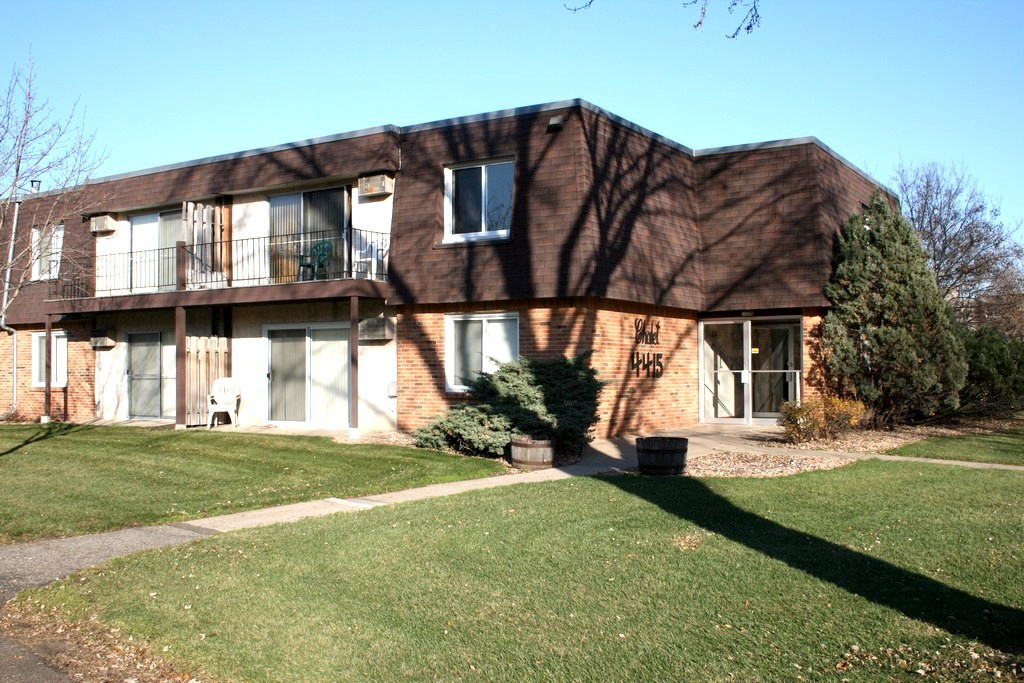 Edina Apartment: 4200/4250/4280/4415 Parklawn Ave