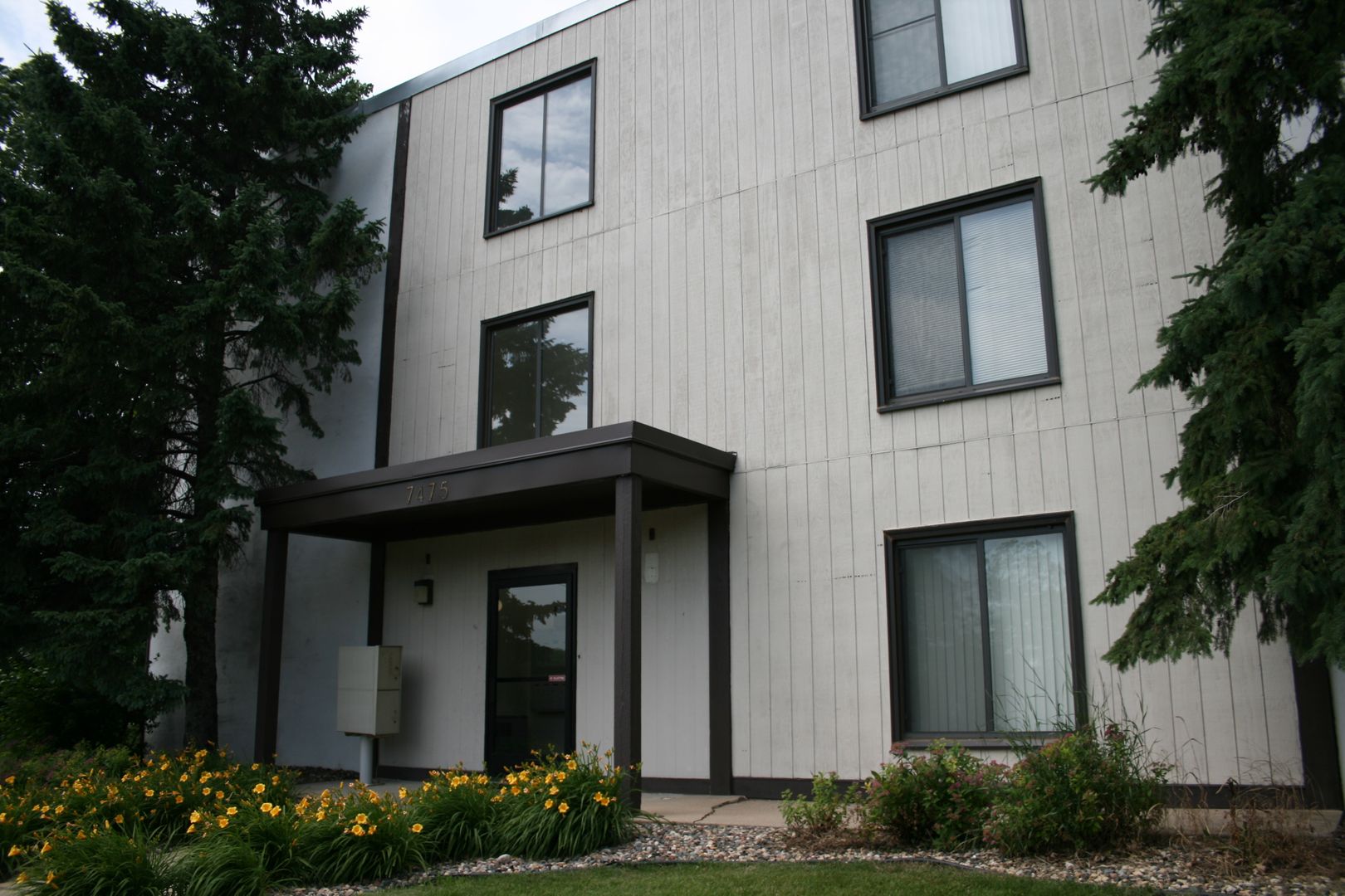 Apple Valley Apartment: 7475 West 123rd St