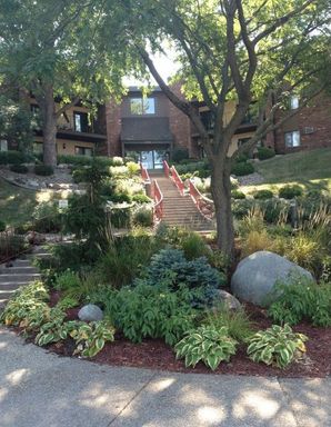 Whispering Oaks Apartments! – photo 1