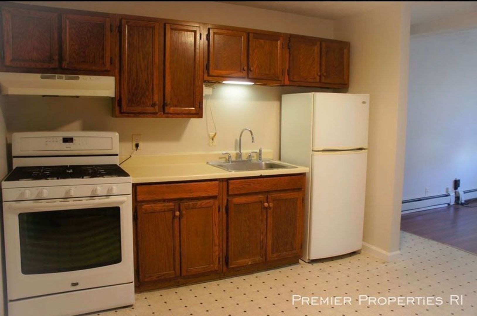 Pawtucket Apartment: 118 Benefit Street