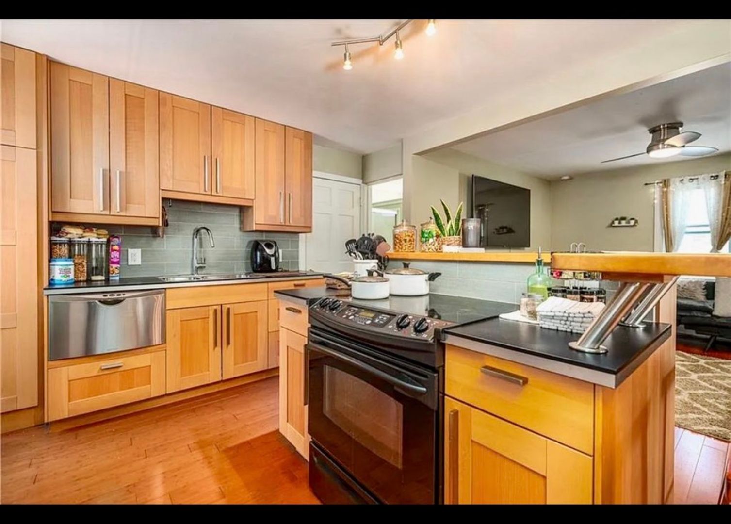 Providence Apartment: 211 Carpenter Street
