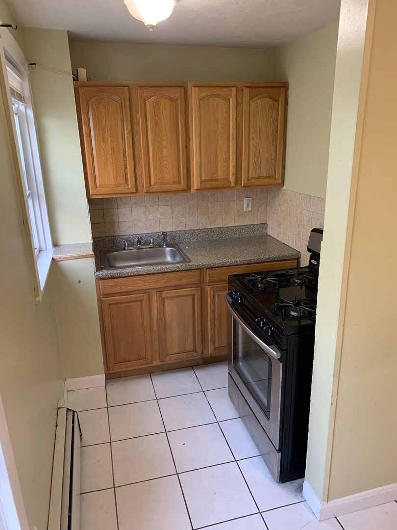 Pawtucket Apartment: 90 Slater Street