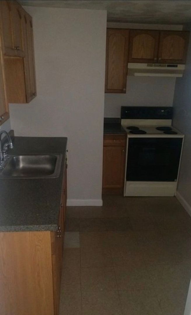Pawtucket Apartment: 92 Bates Street
