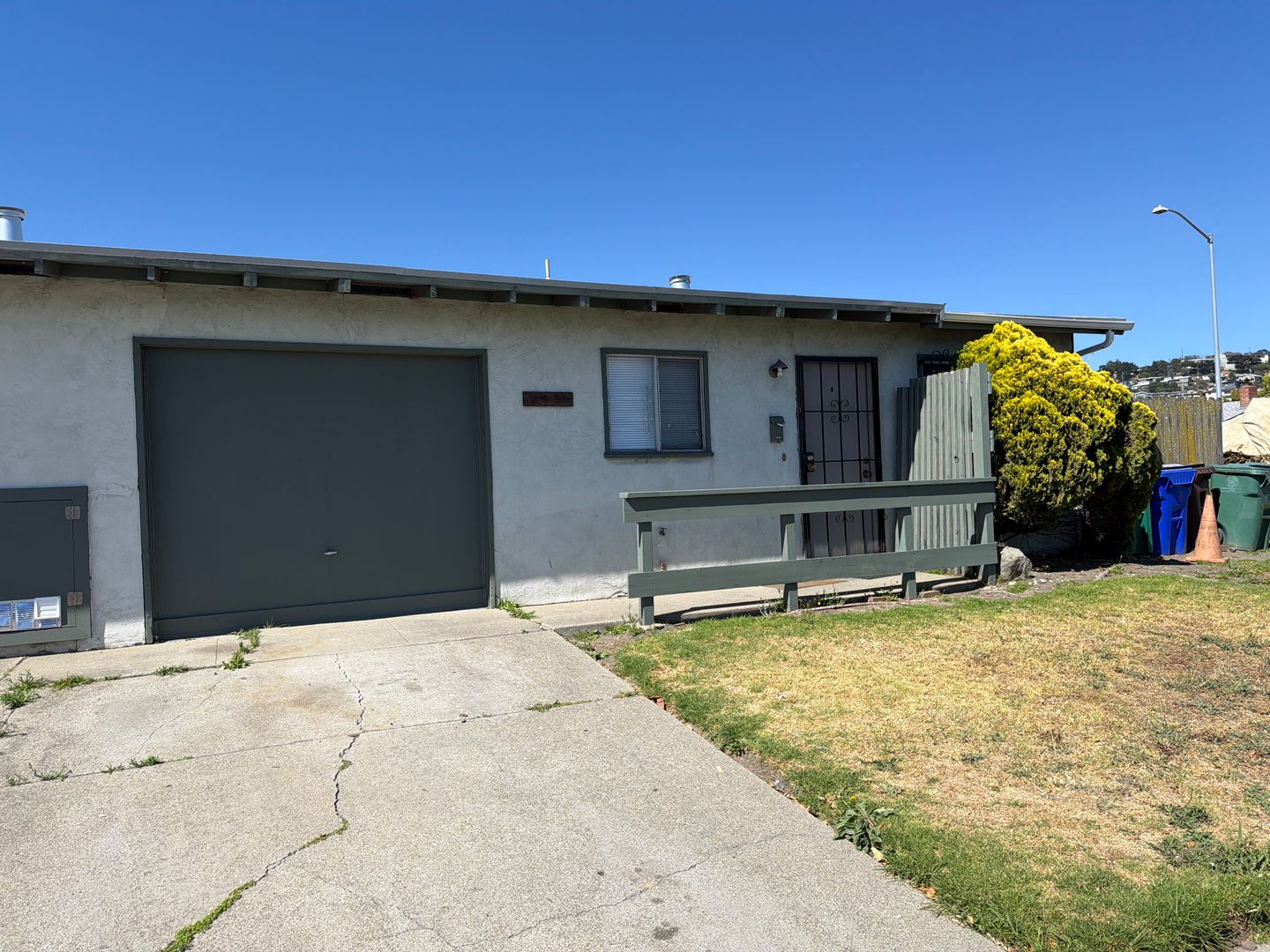 Richmond Apartment: Overend Ave