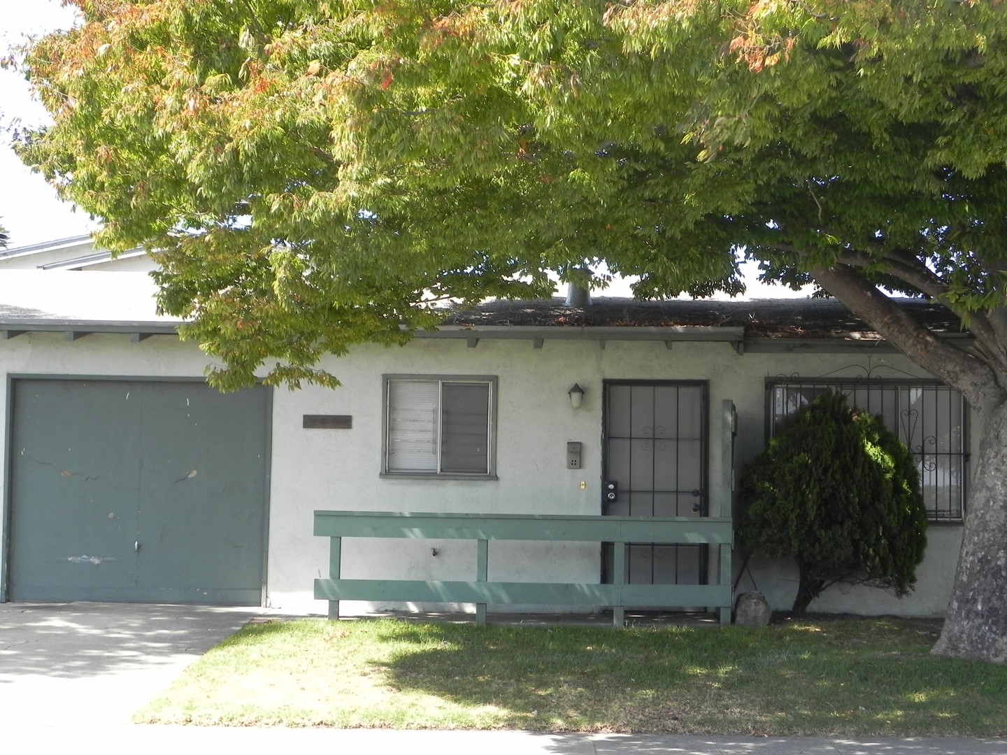 Richmond Apartment: Overend Ave