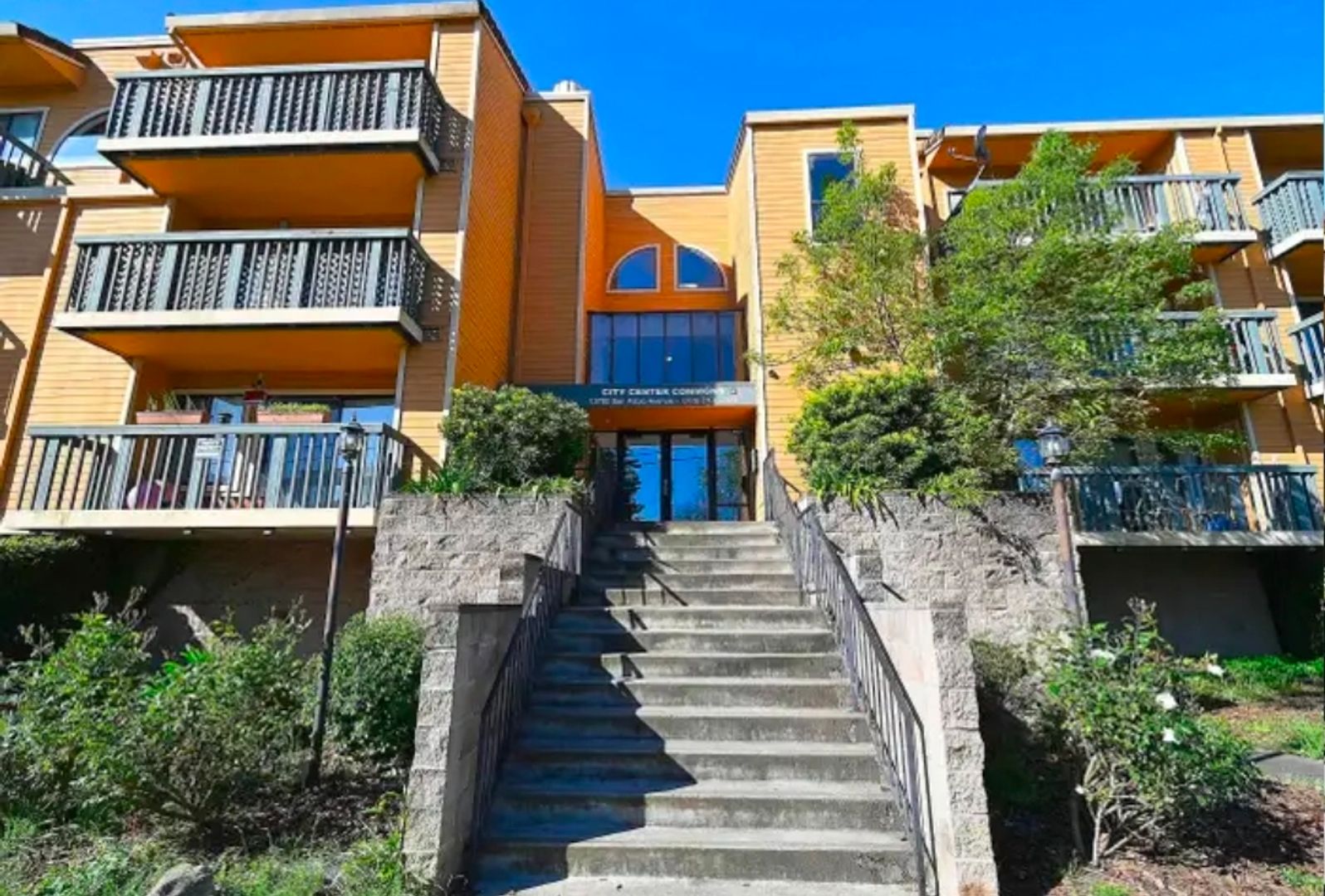 San Pablo Condo: 13700 San Pablo Ave