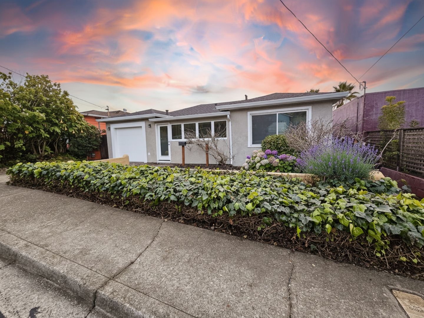 Richmond House: 5934 Arlington Bl