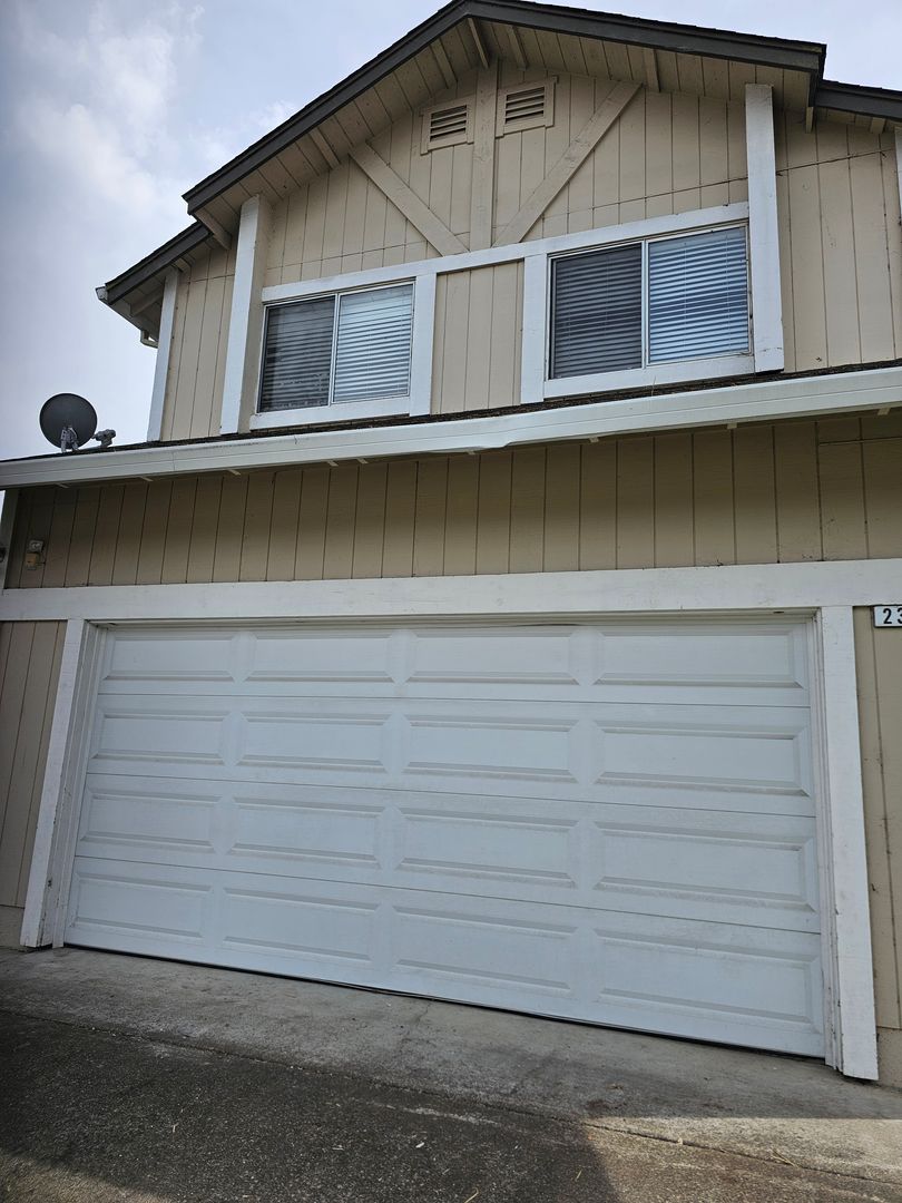 Santa Rosa House: 2324 Bellam Ct