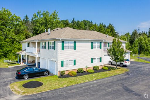 2 Bedroom / 2 Full Bath with Private attached Garage