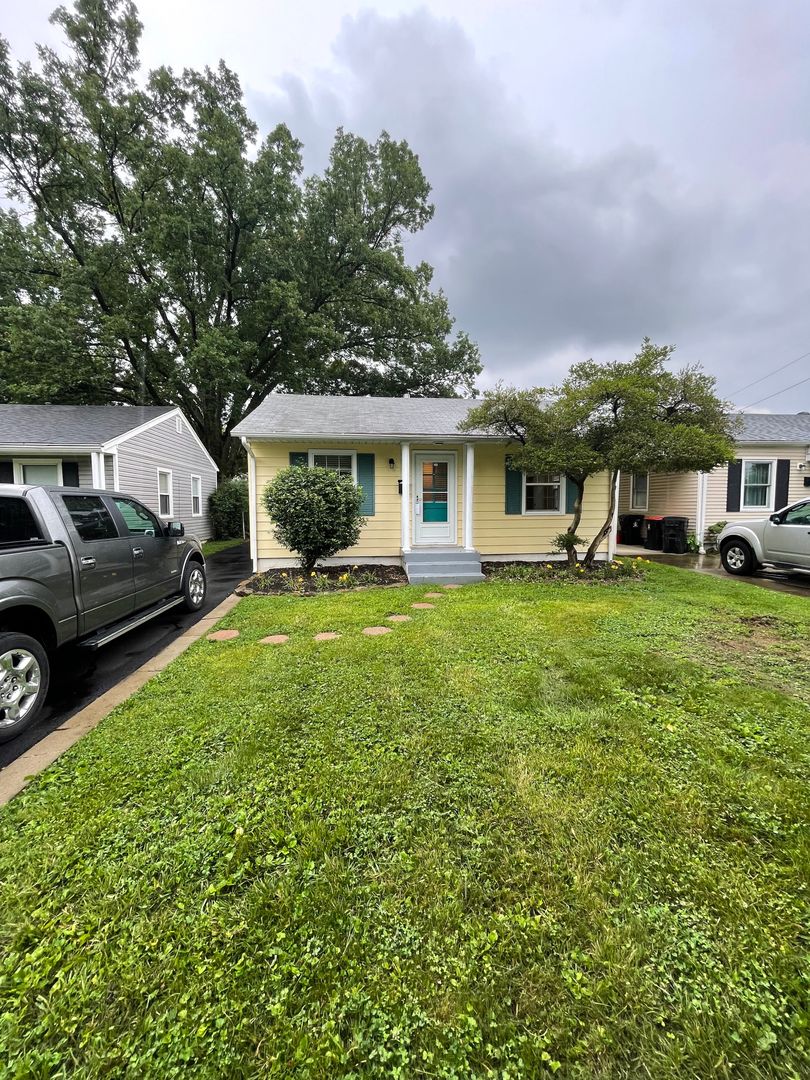 Louisville House: 2513 Sherry Rd