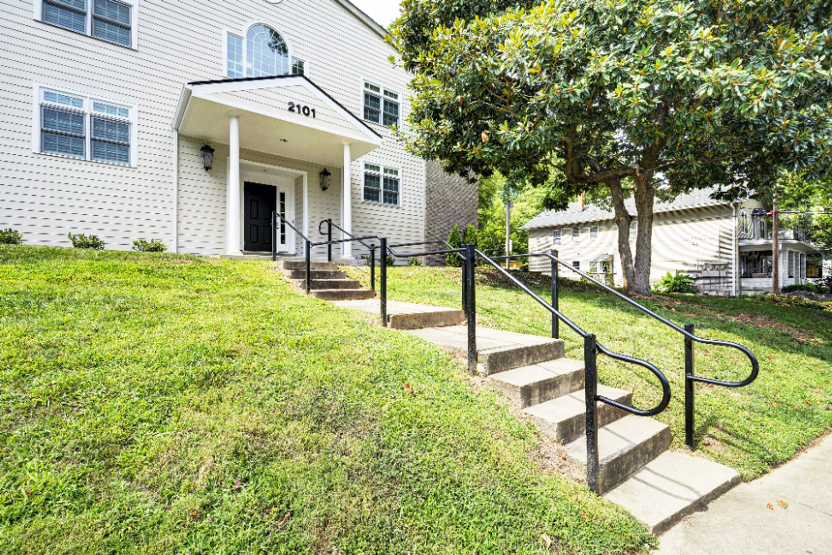 Louisville Apartment: 2101 Speed Ave