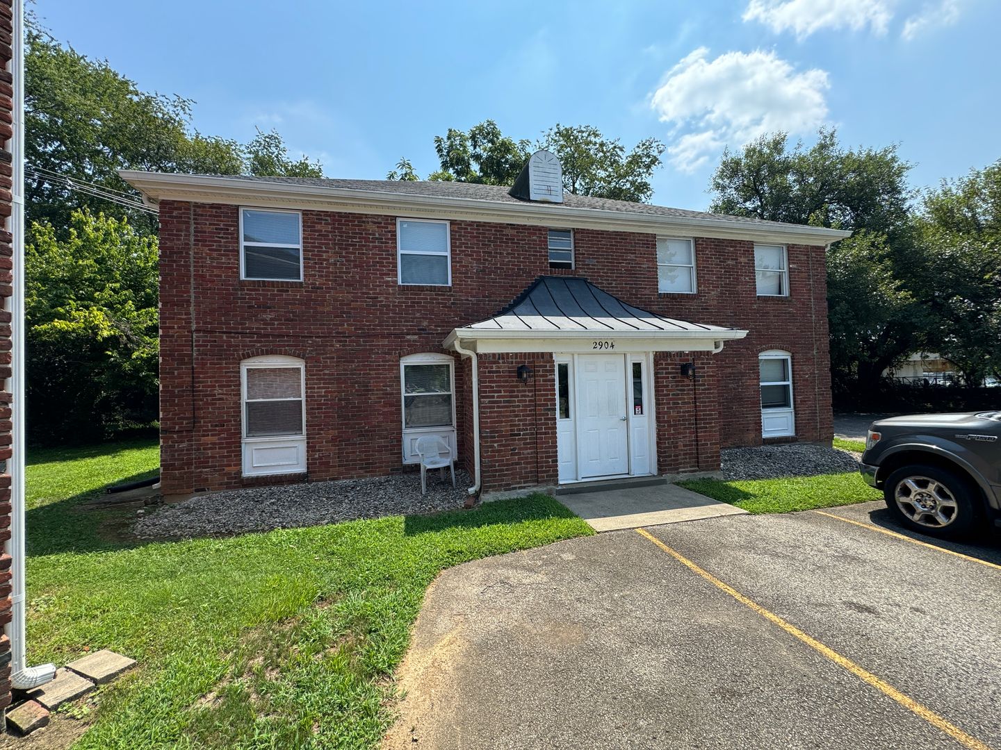 Louisville Apartment: 2906 Noe Ct