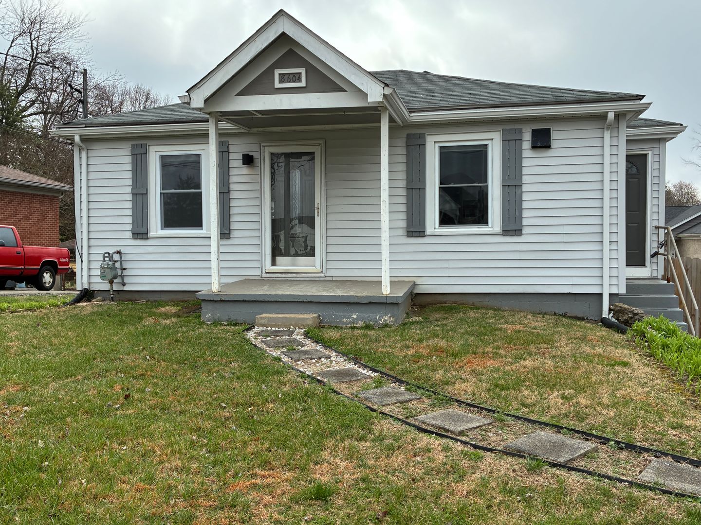 Louisville House: 8604 Beulah Church Rd