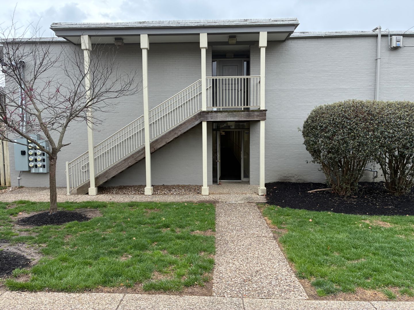Louisville House: 1935 Gardiner Ln, Unit D50