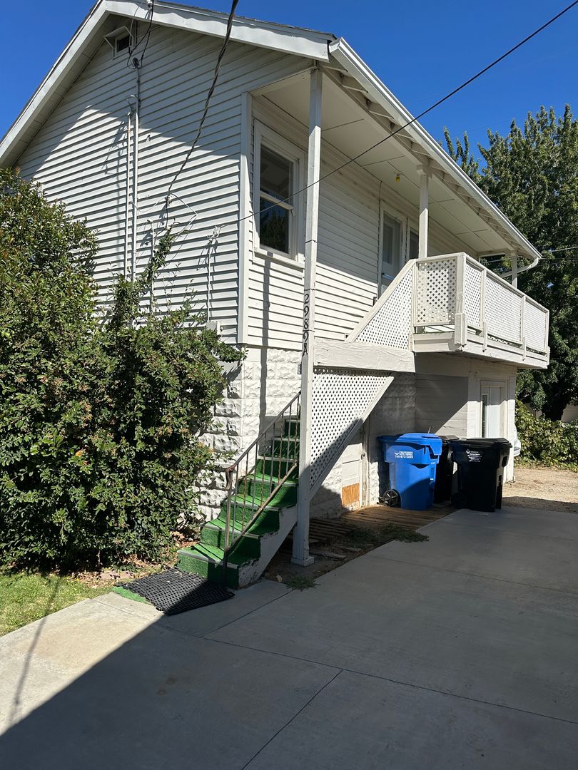 Bishop House: 2989 A W Line Street