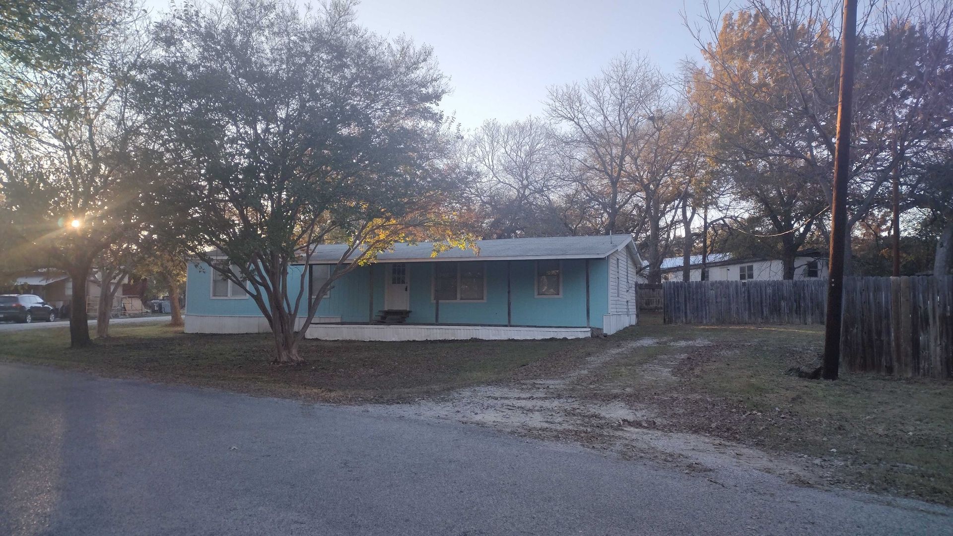 Granbury House: 1024 Pawnee Trail