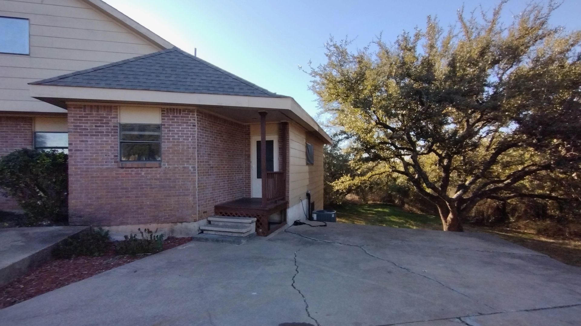 Granbury Apartment: 4015 Apache Circle