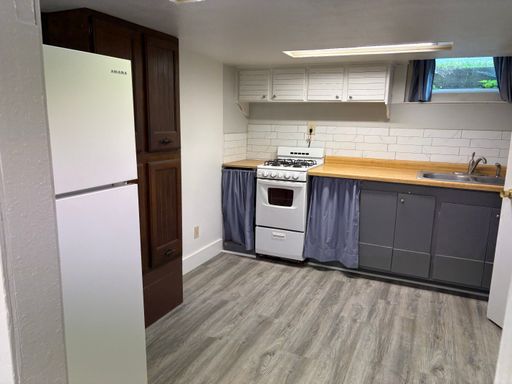 19 Linden Basement