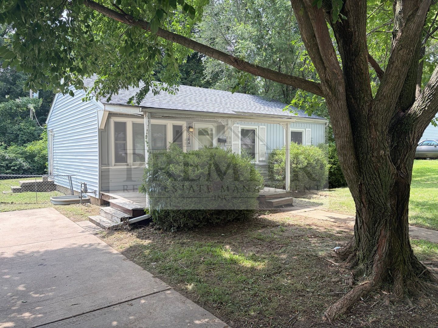 Independence House: 504 N Westwood Drive