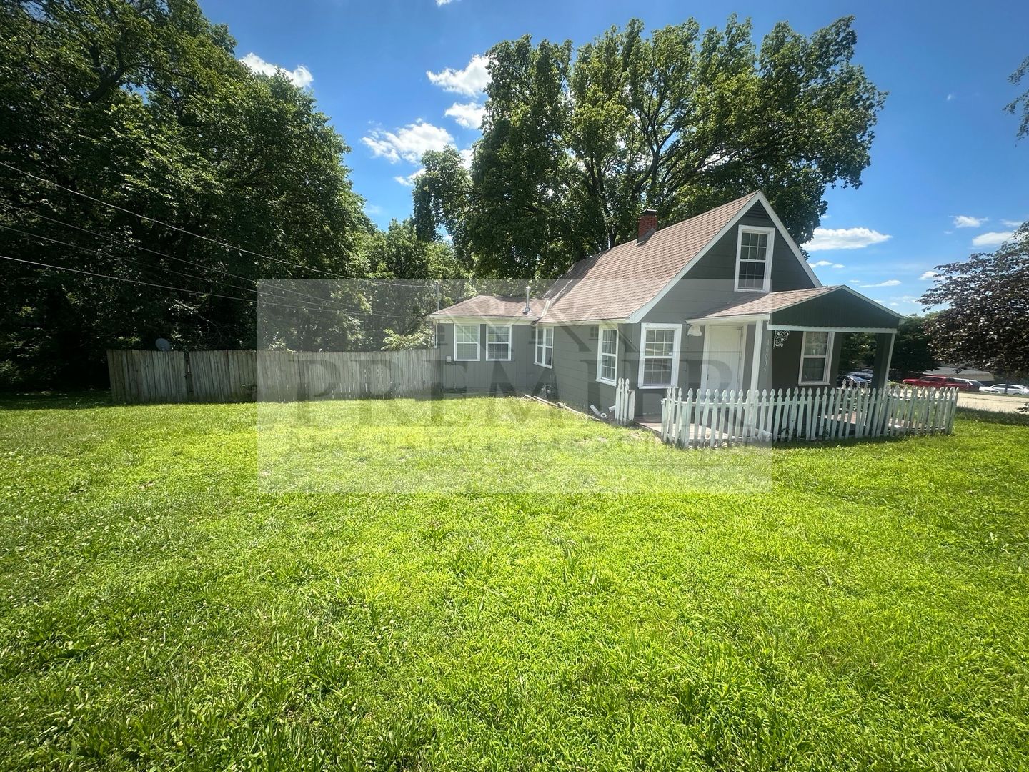 Raytown House: 10005 E 53rd Street