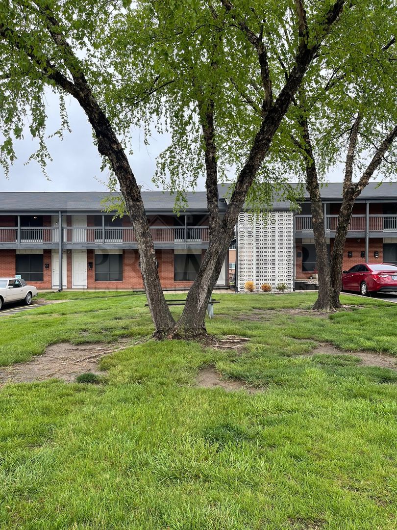 Shawnee Apartment: 6009 Barton Drive